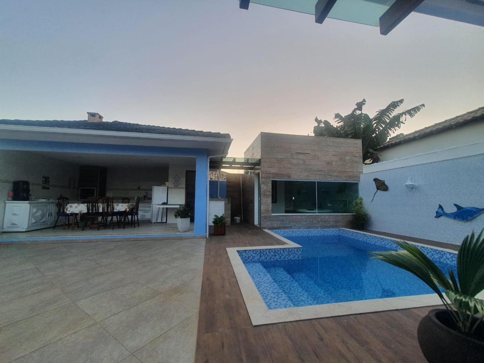 Casa De No Pero Com Piscina E Hidromassagem Cabo Frio